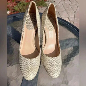 Cole Haan Nikeair Cream & Tan Snake Embossed Leather Pumps D26636 size 7B
